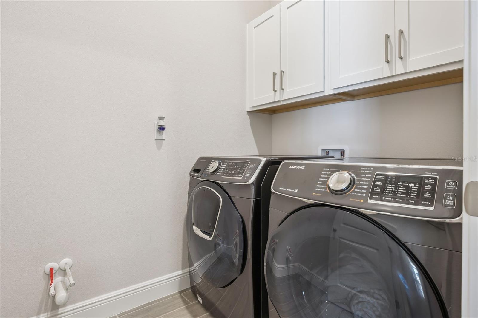 Image 54 of 75 For 19334 Banfield Place