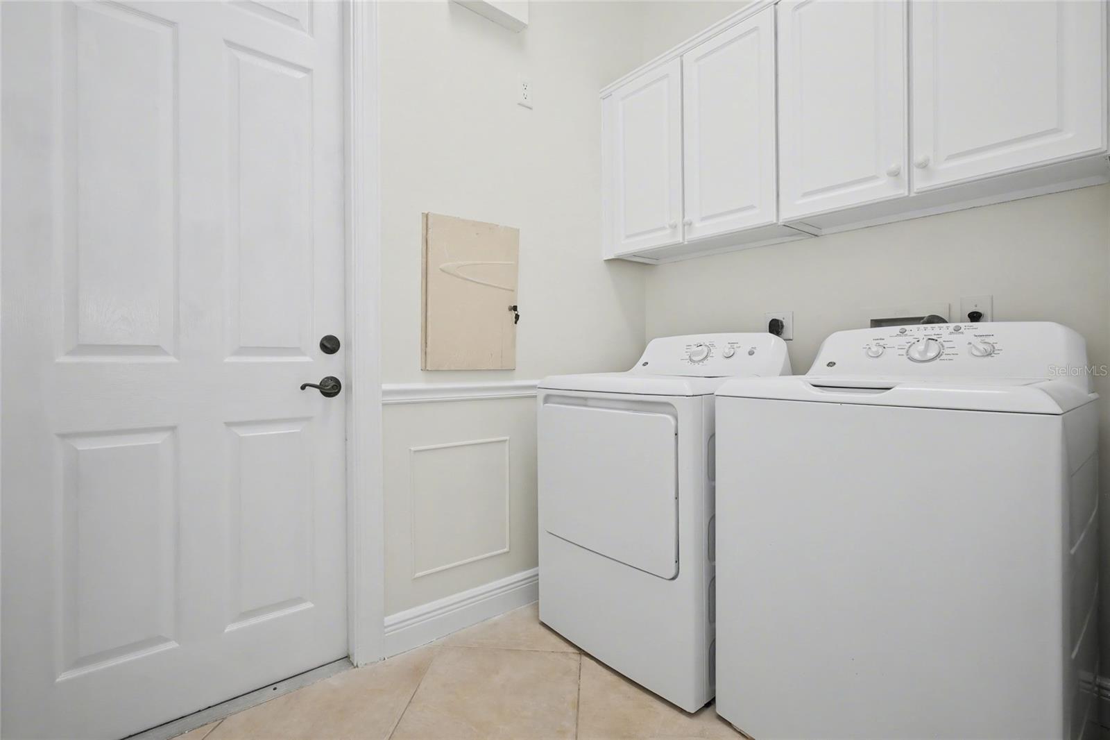 Image 25 of 40 For 2158 Falls Circle