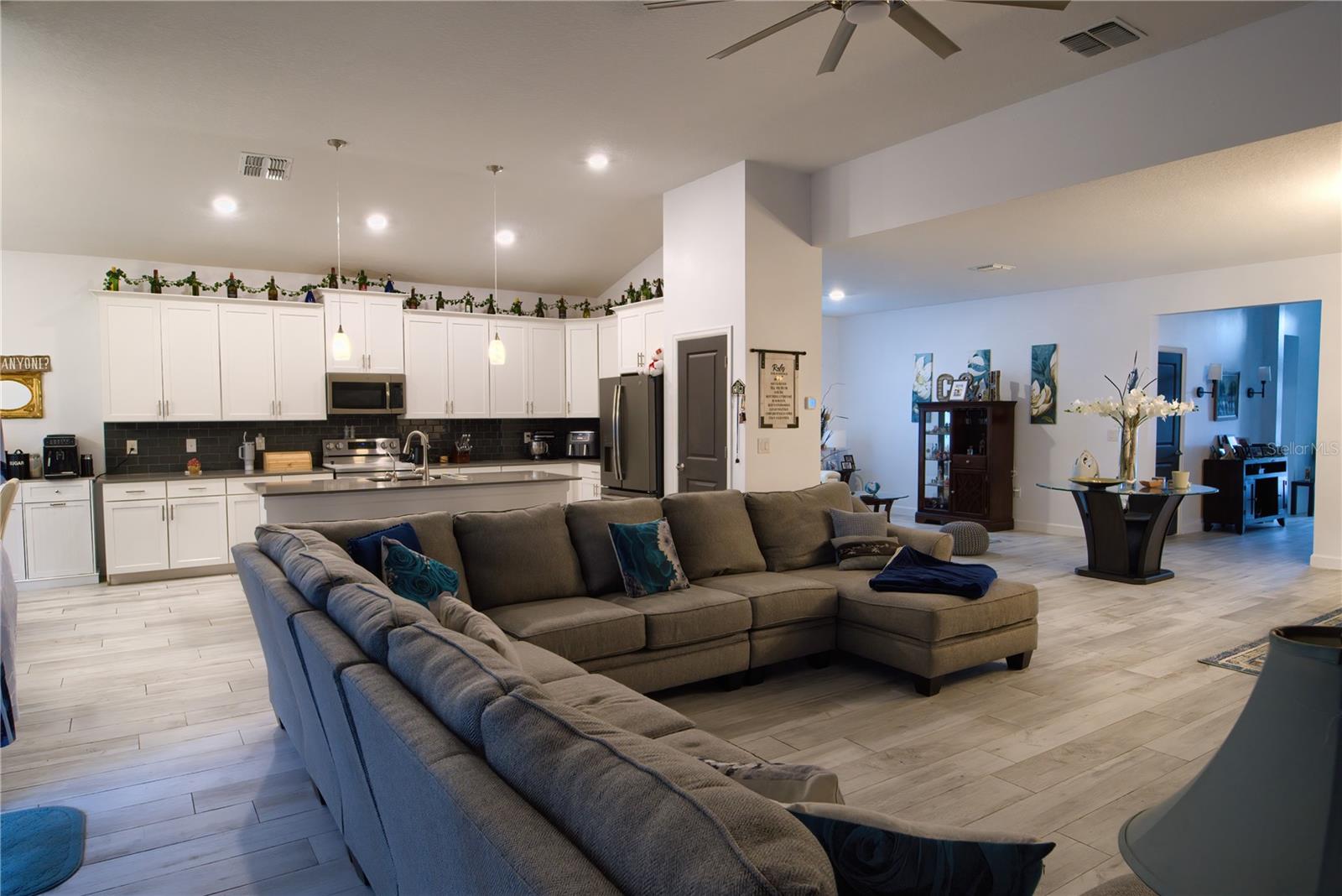 Image 14 of 51 For 2053 Camden Loop