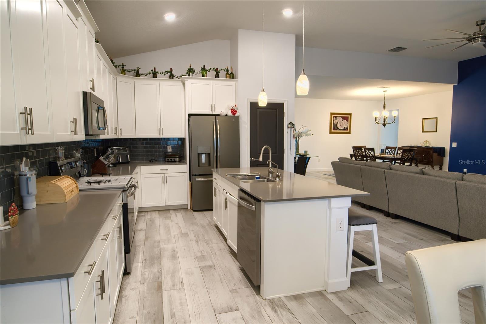 Image 17 of 51 For 2053 Camden Loop