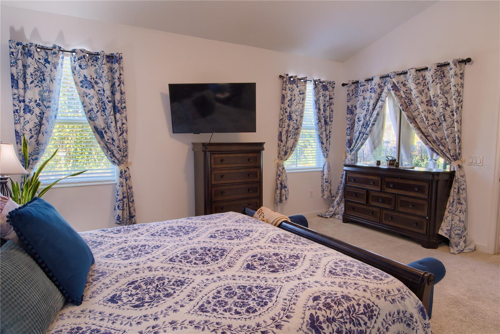 Image 23 of 51 For 2053 Camden Loop