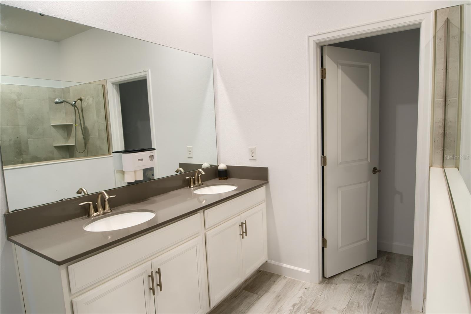 Image 27 of 51 For 2053 Camden Loop