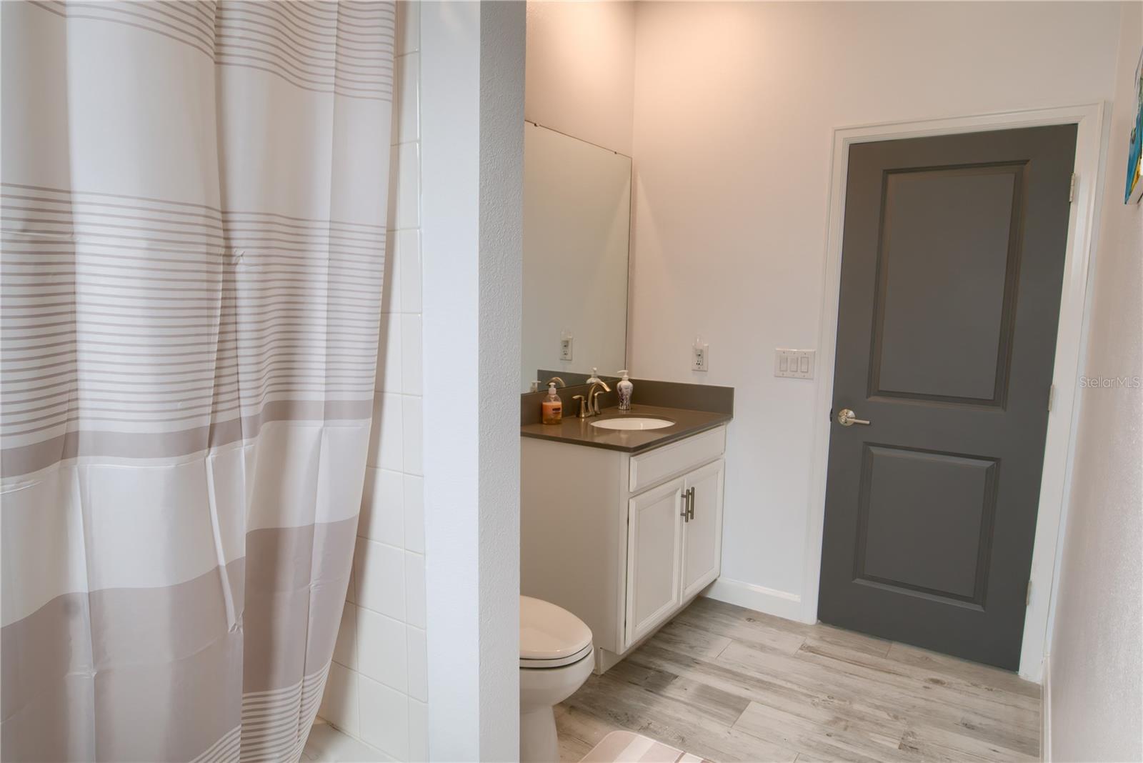 Image 34 of 51 For 2053 Camden Loop