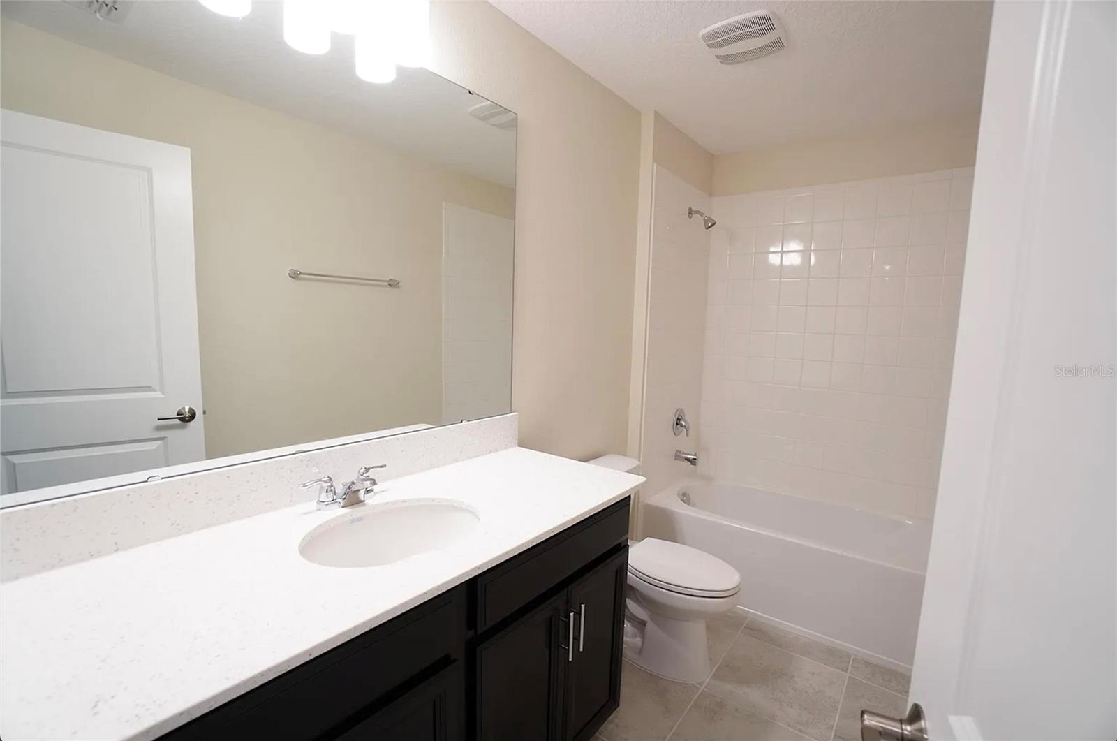 Image 26 of 42 For 17029 Volume Alley