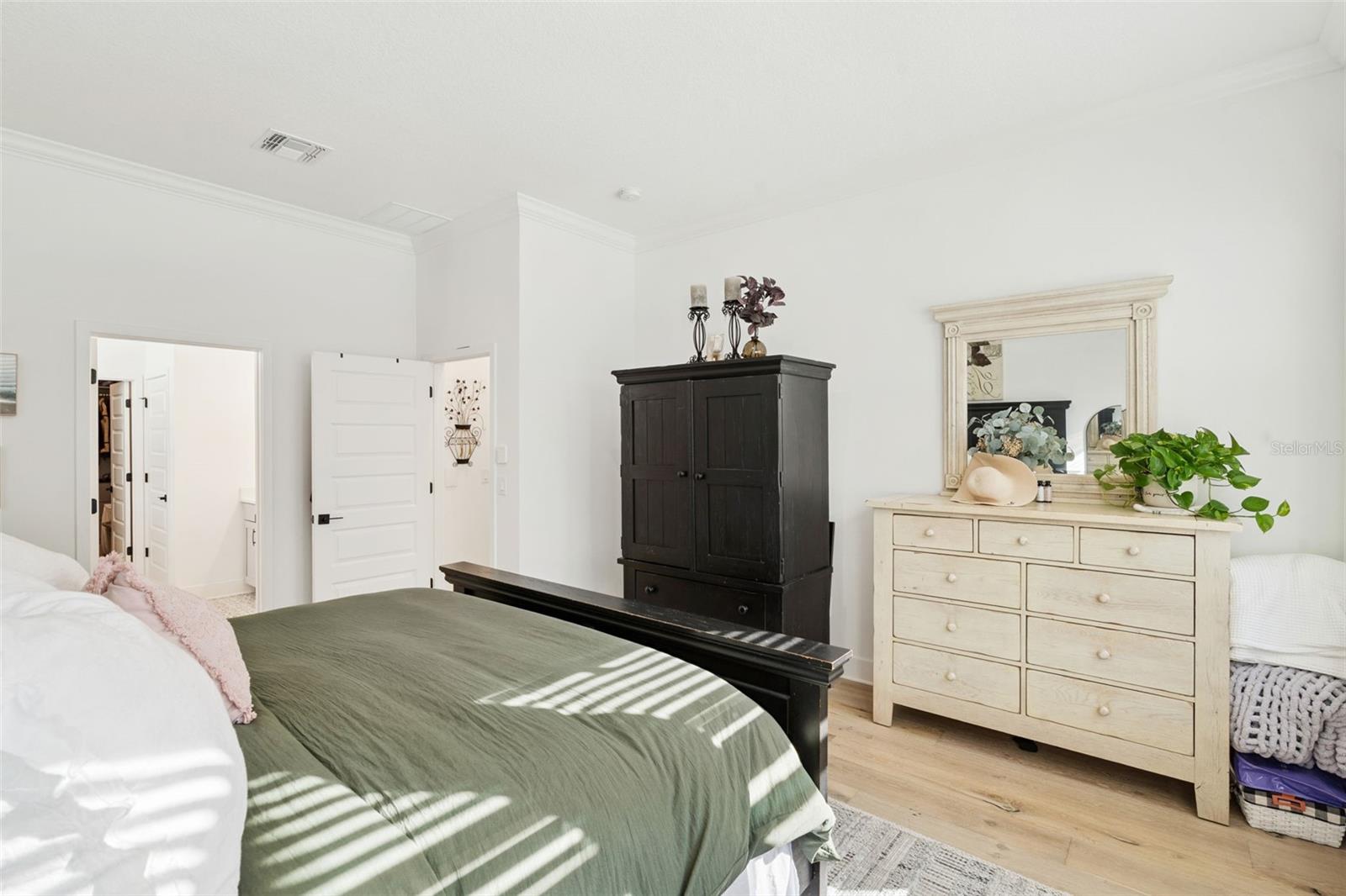 Image 15 of 35 For 15391 Lebeau Loop