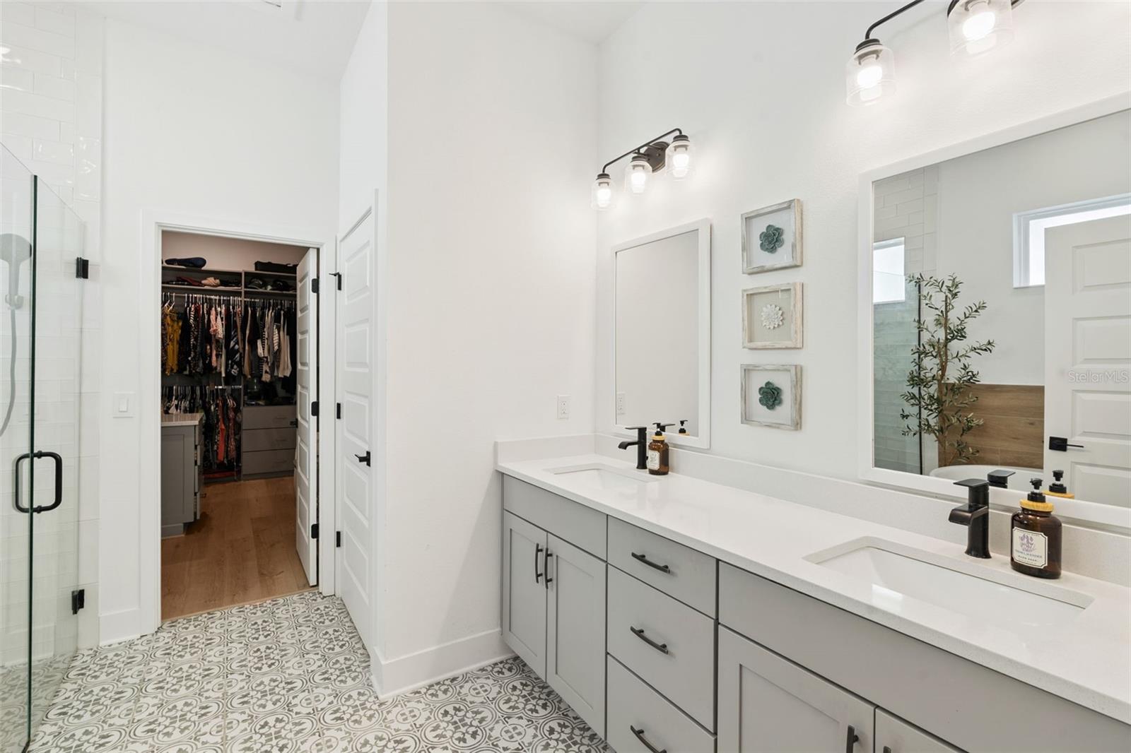 Image 17 of 35 For 15391 Lebeau Loop