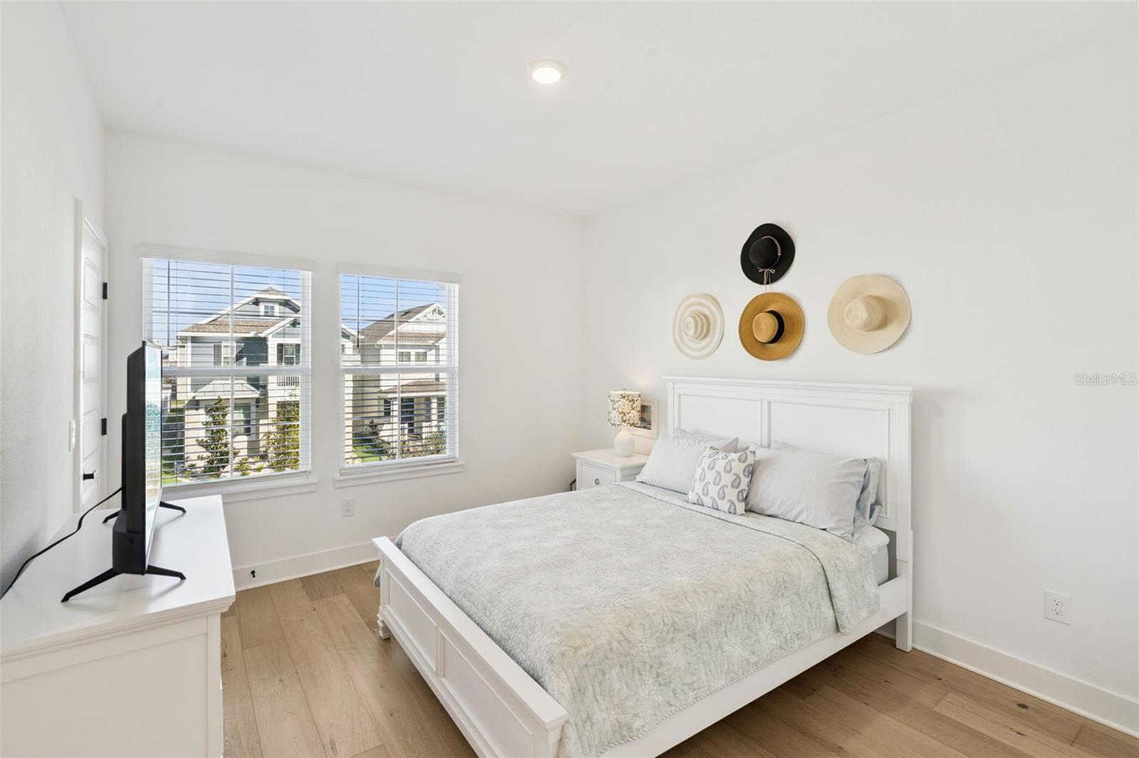 Image 29 of 35 For 15391 Lebeau Loop