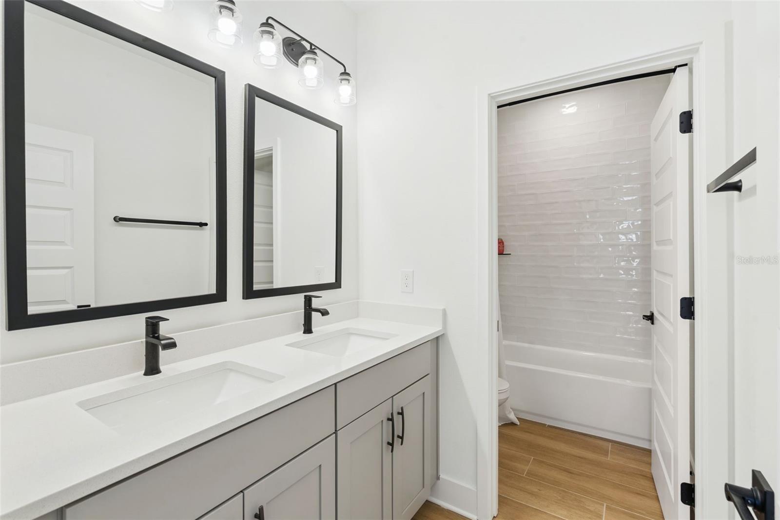 Image 30 of 35 For 15391 Lebeau Loop