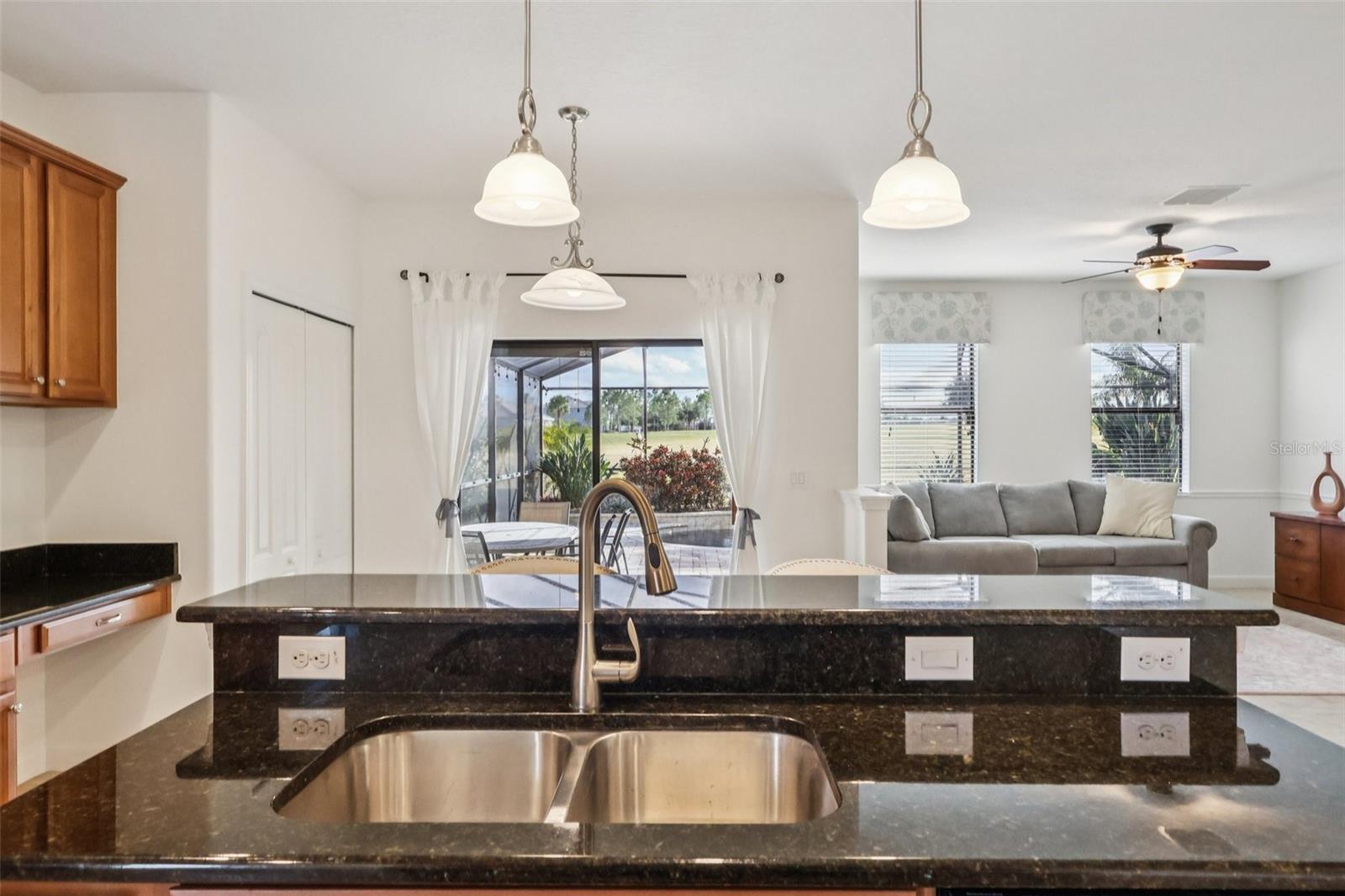 Image 15 of 80 For 8920 Dove Valley Way