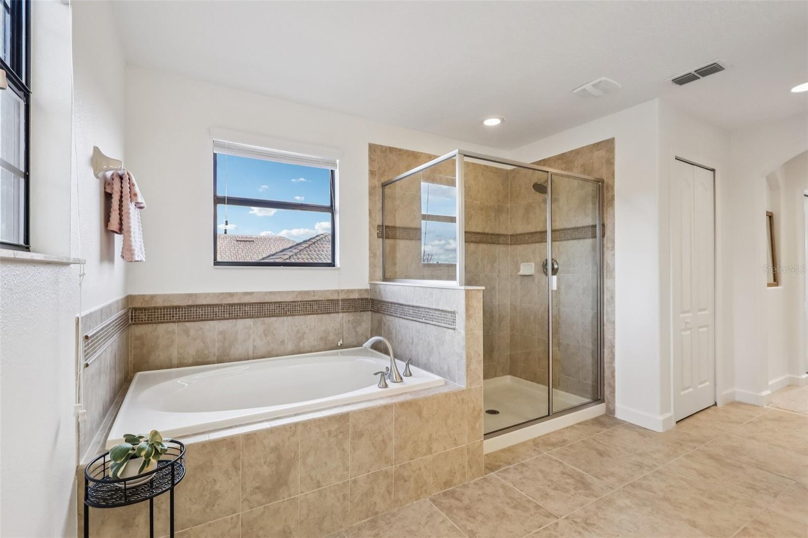 Image 33 of 80 For 8920 Dove Valley Way