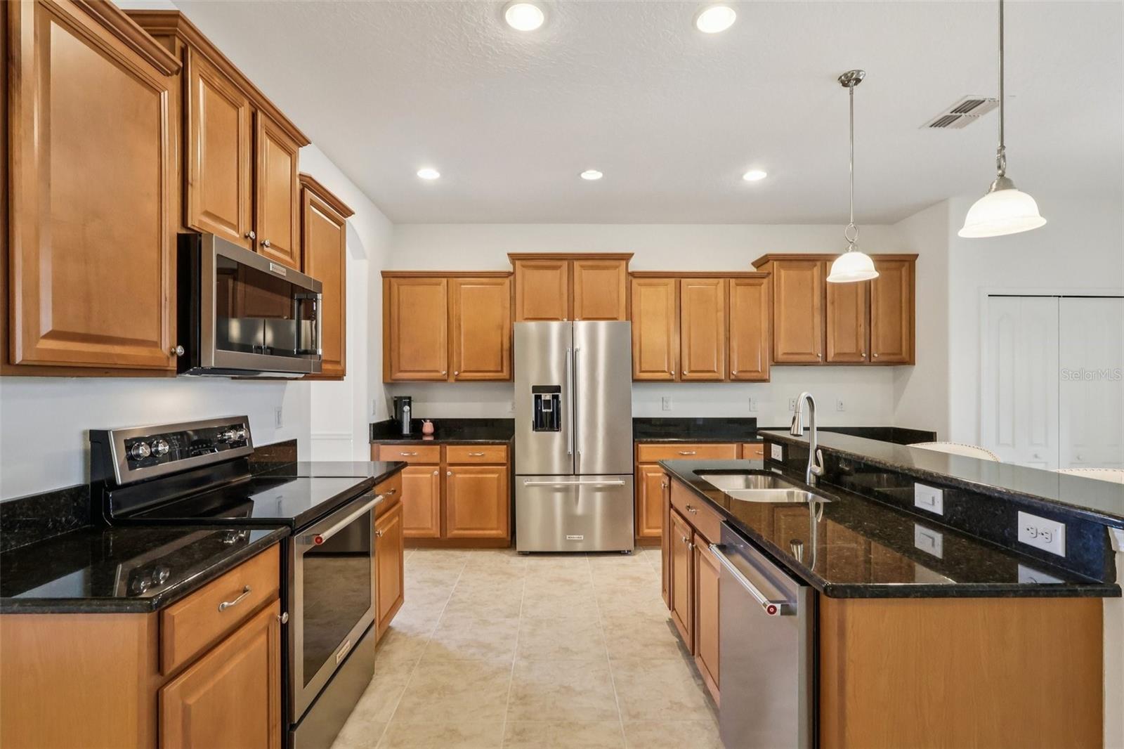 Image 4 of 80 For 8920 Dove Valley Way