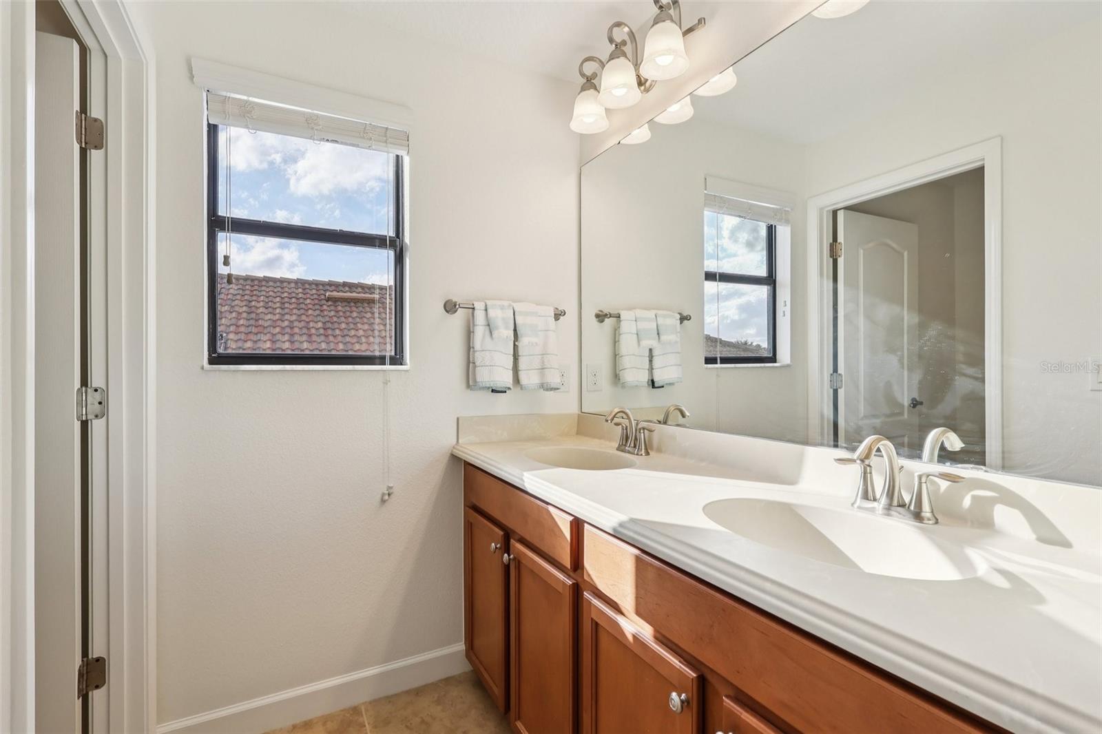 Image 40 of 80 For 8920 Dove Valley Way