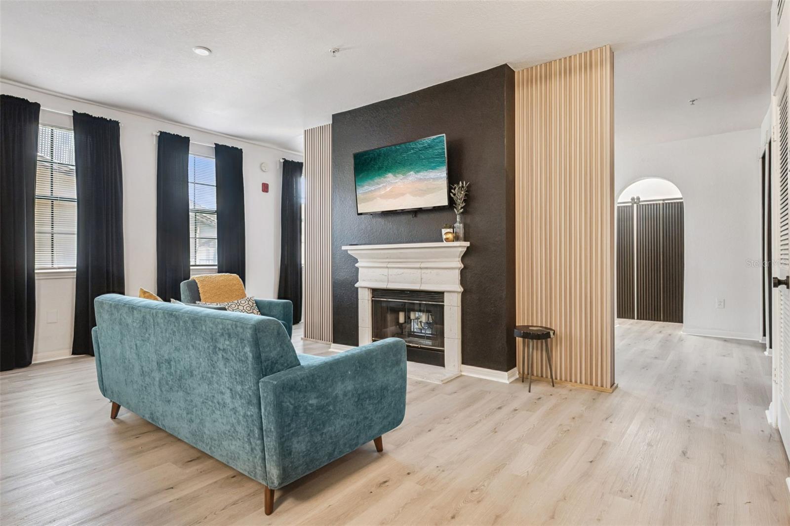 Image 12 of 35 For 911 Orange Avenue 548