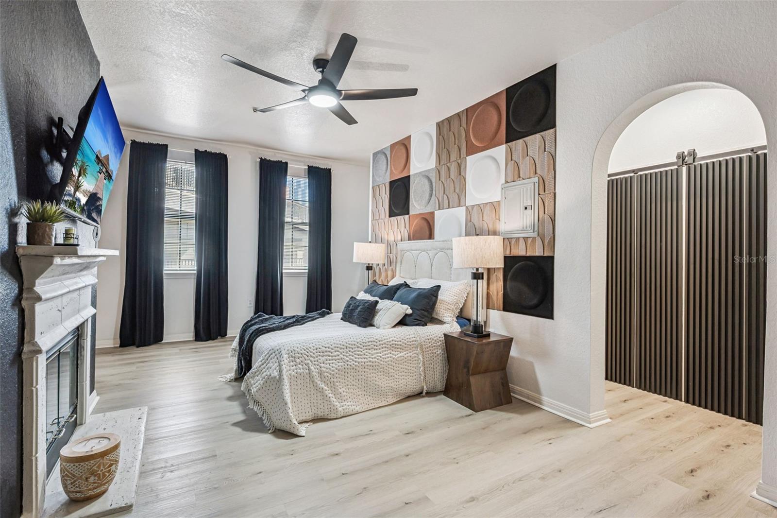 Image 13 of 35 For 911 Orange Avenue 548