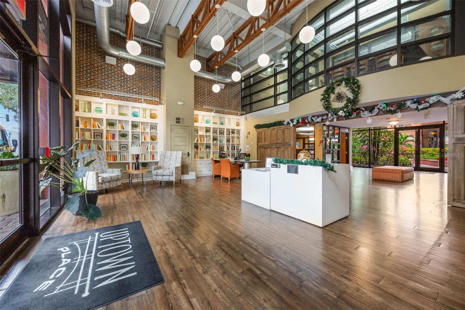 Image 24 of 35 For 911 Orange Avenue 548