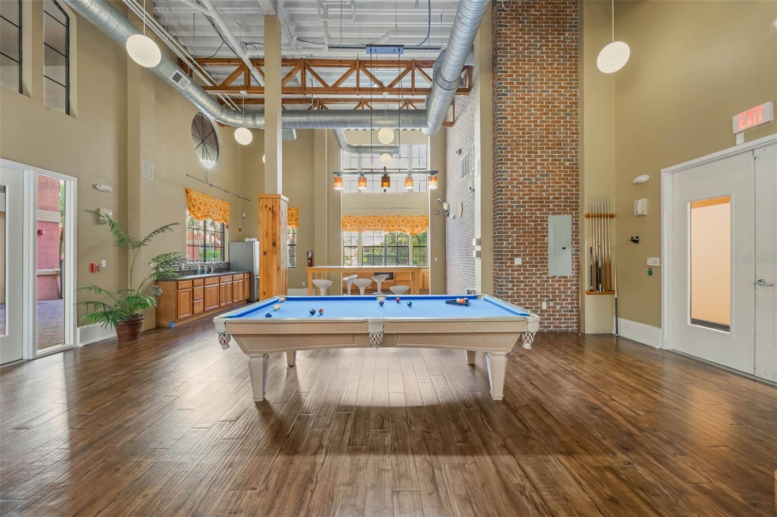 Image 26 of 35 For 911 Orange Avenue 548