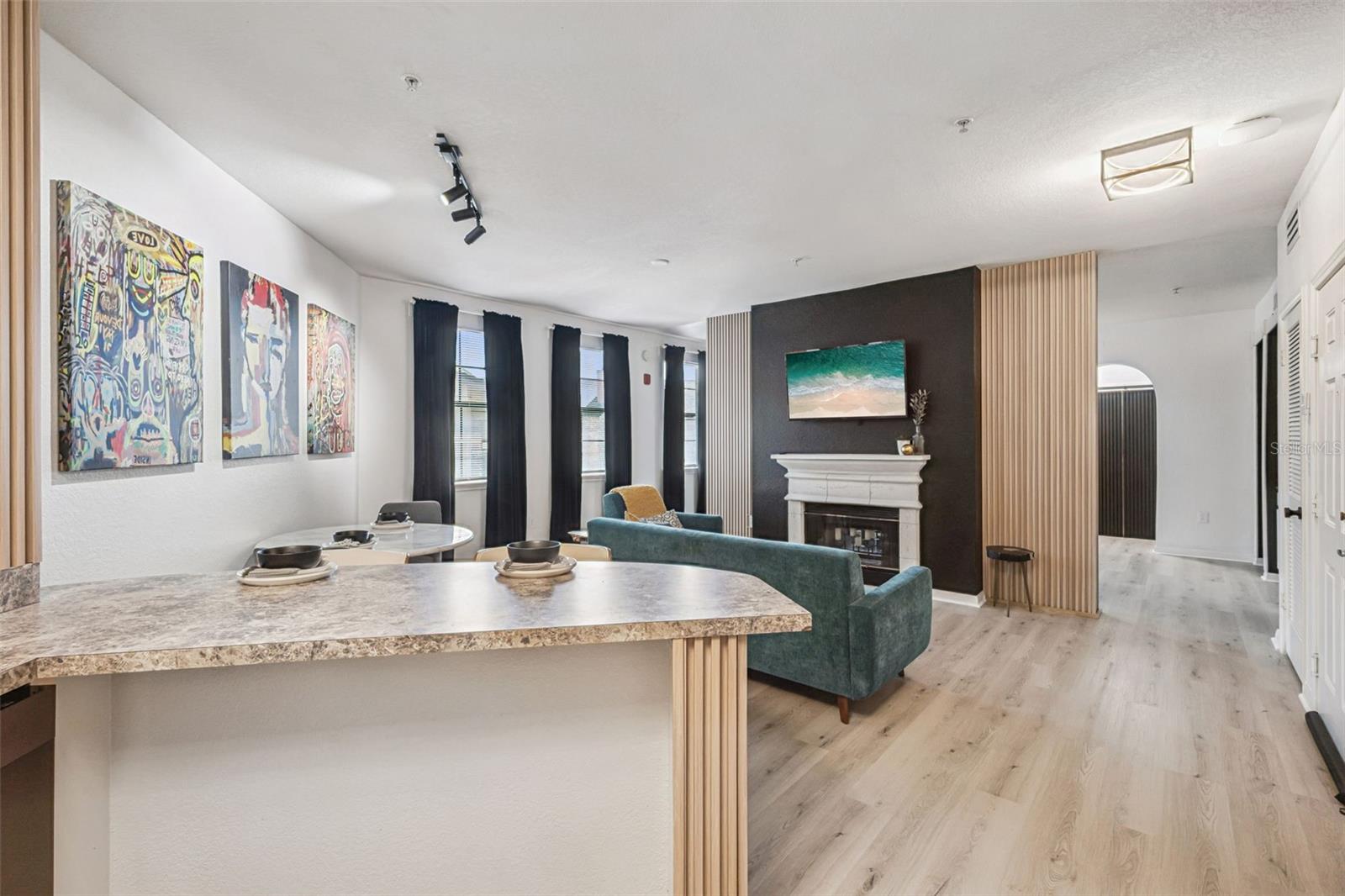 Image 7 of 35 For 911 Orange Avenue 548