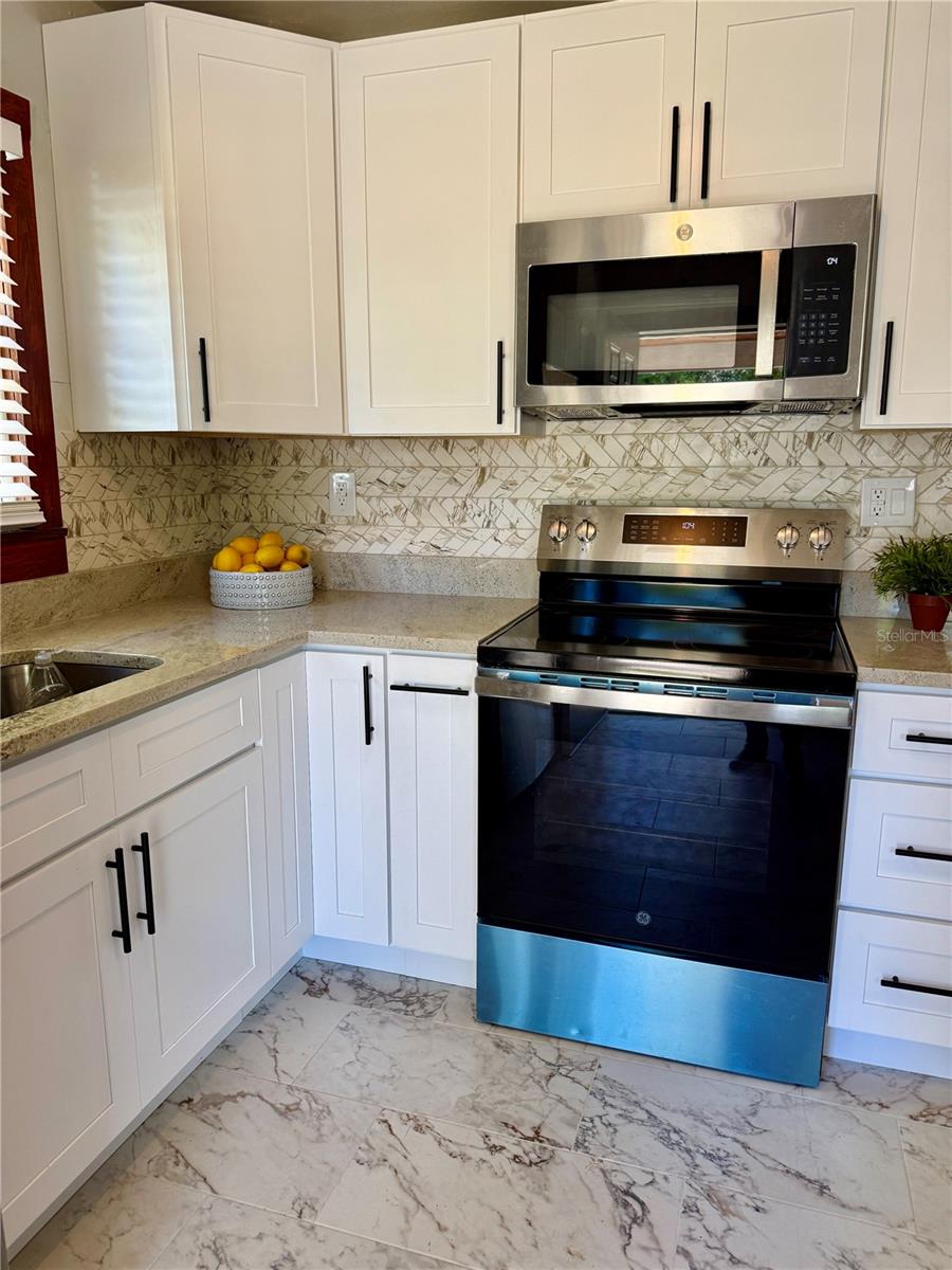 Image 5 of 8 For 333 Grove Street