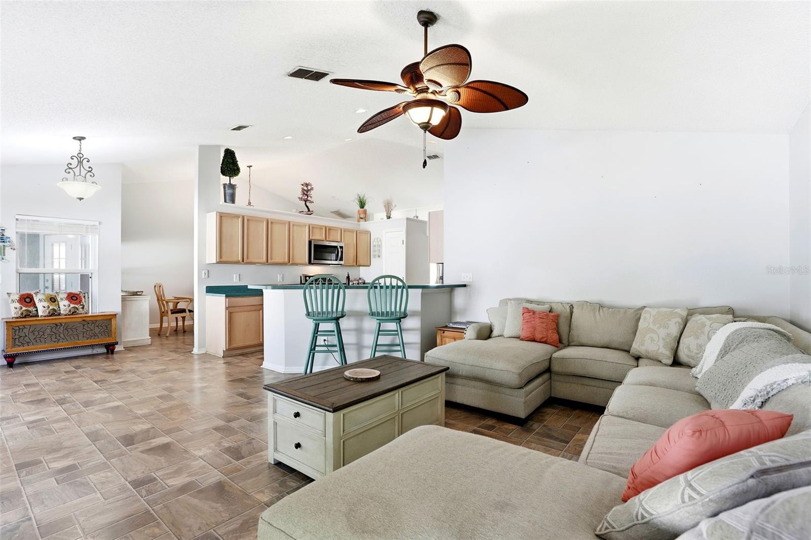 Image 14 of 51 For 1012 Marisol Court