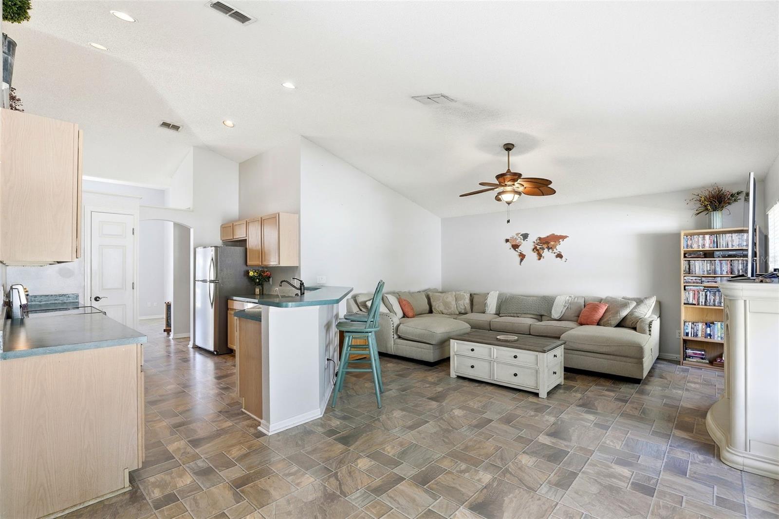 Image 16 of 51 For 1012 Marisol Court