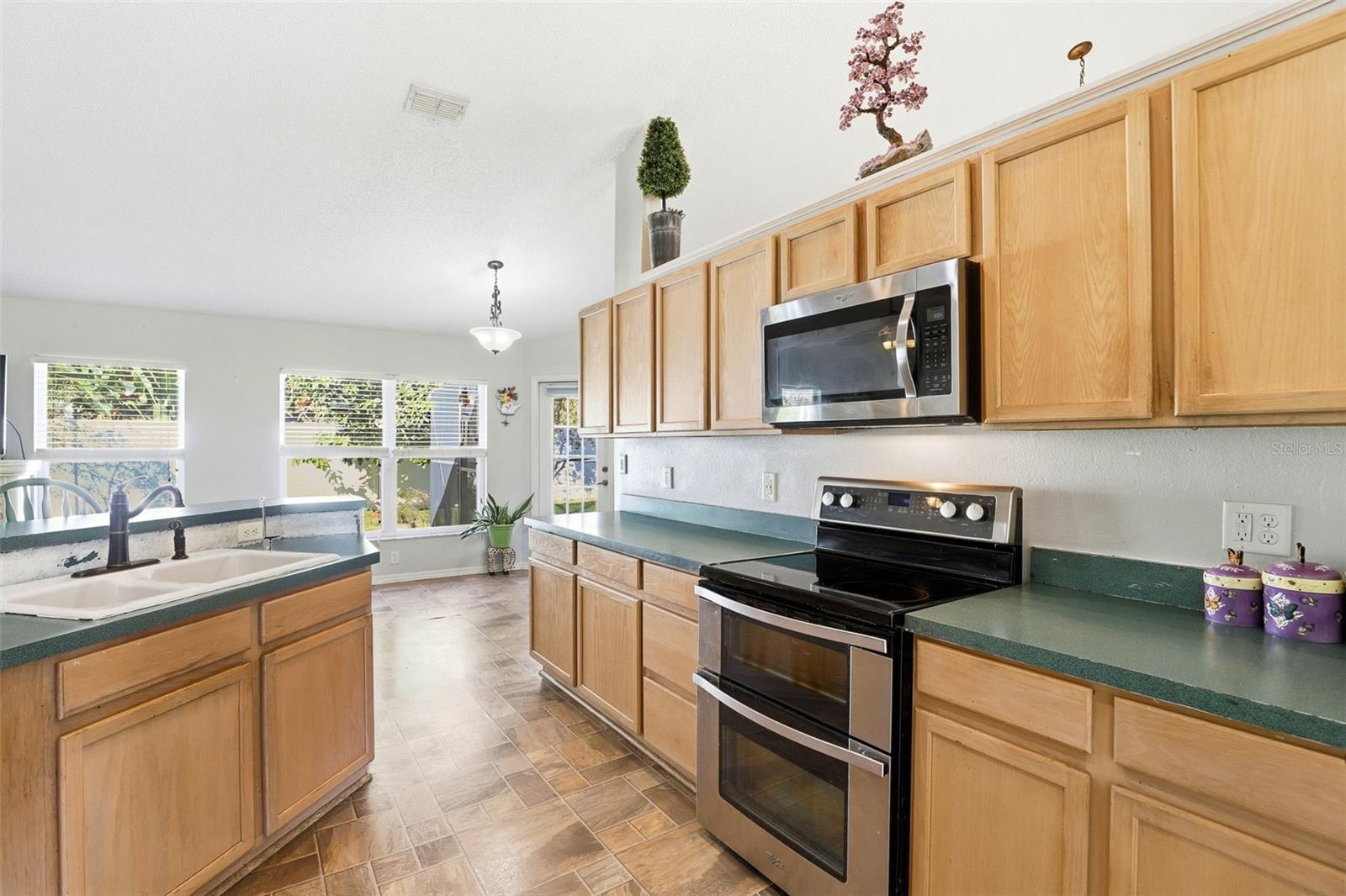 Image 20 of 51 For 1012 Marisol Court