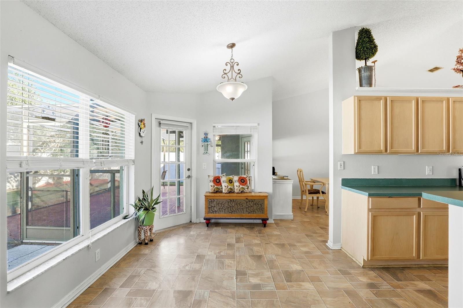 Image 21 of 51 For 1012 Marisol Court