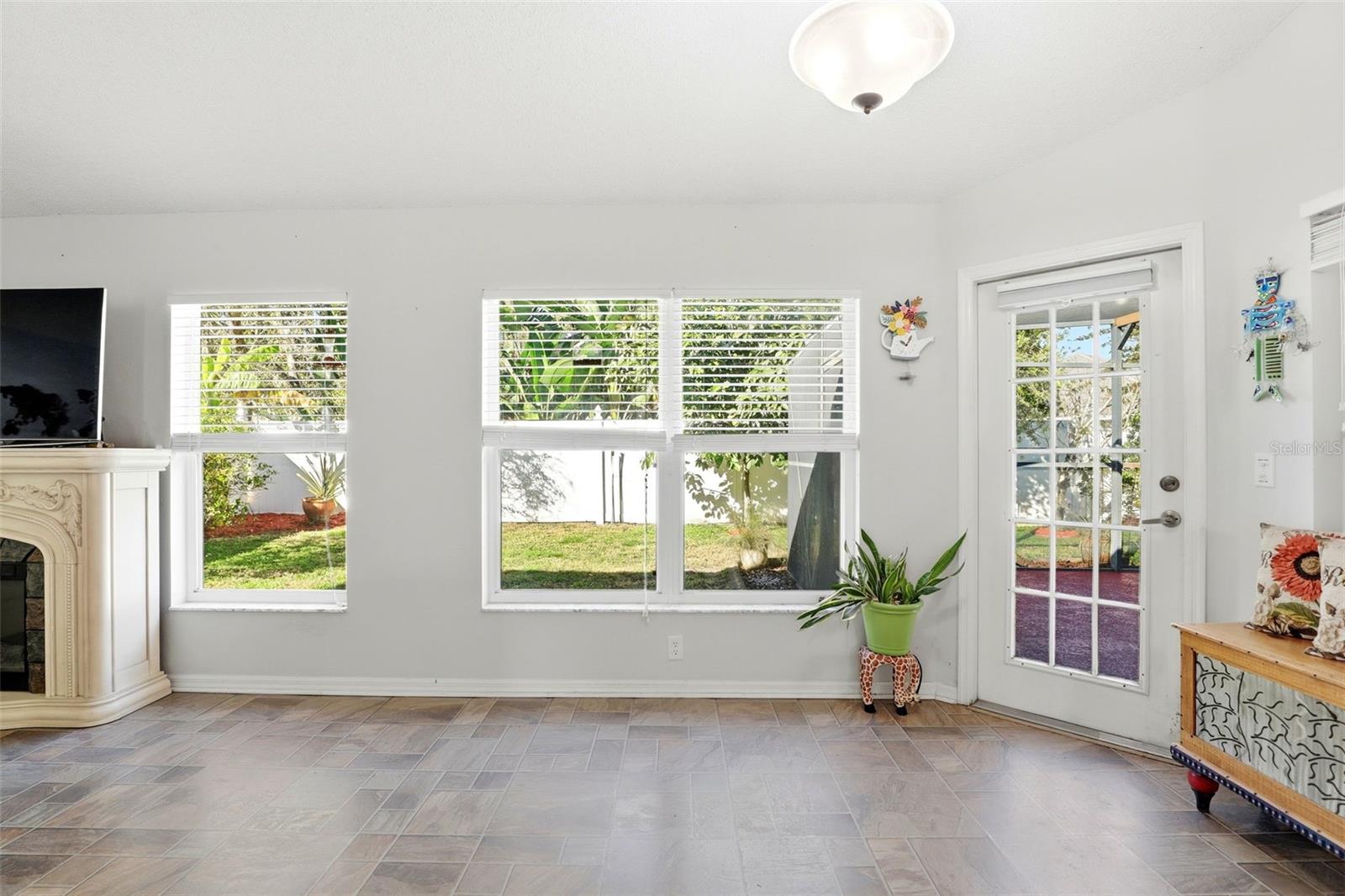 Image 22 of 51 For 1012 Marisol Court