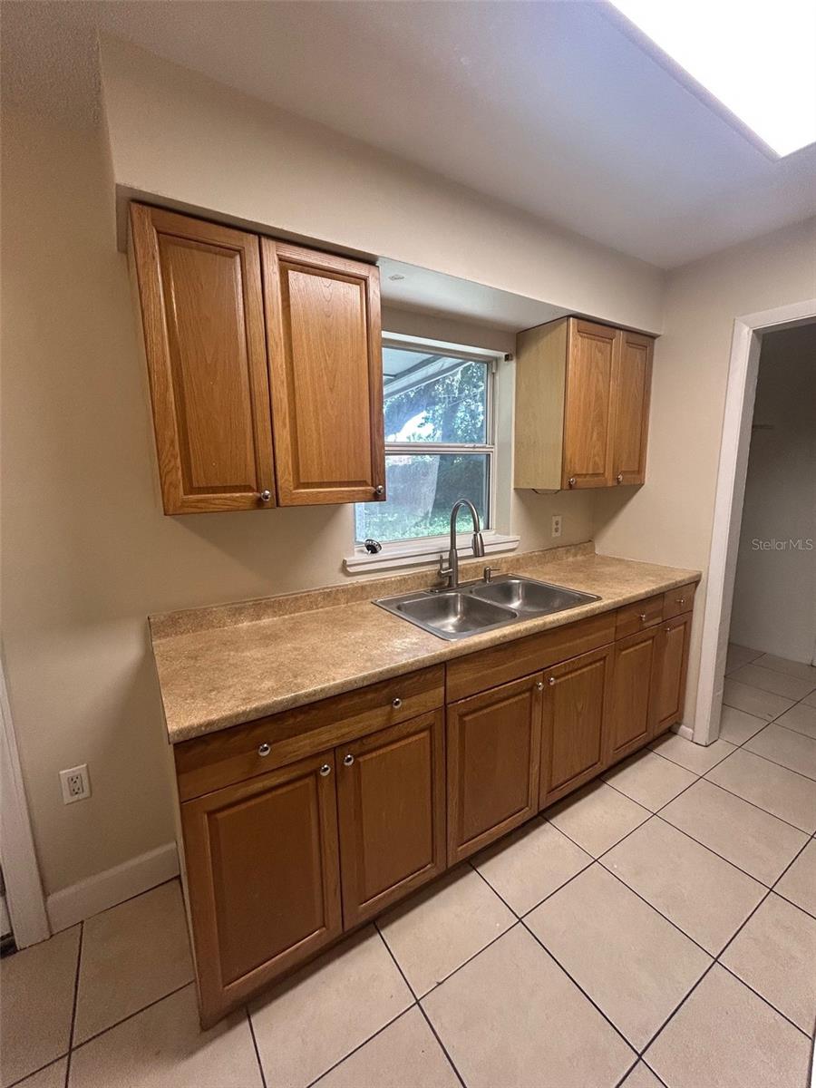 Image 4 of 18 For 711 Wynn Drive