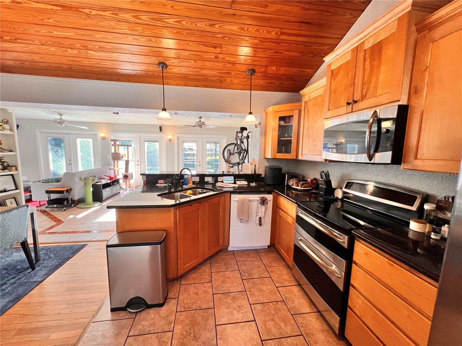 Image 5 of 20 For 750 Royal Palm Court