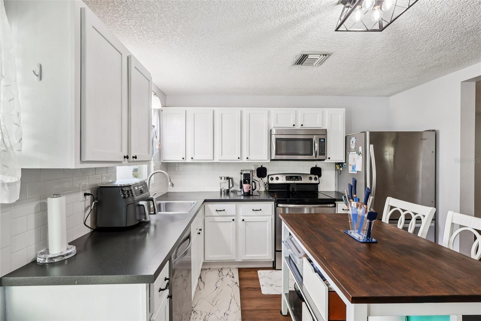 Image 9 of 26 For 1111 Palmetto Circle