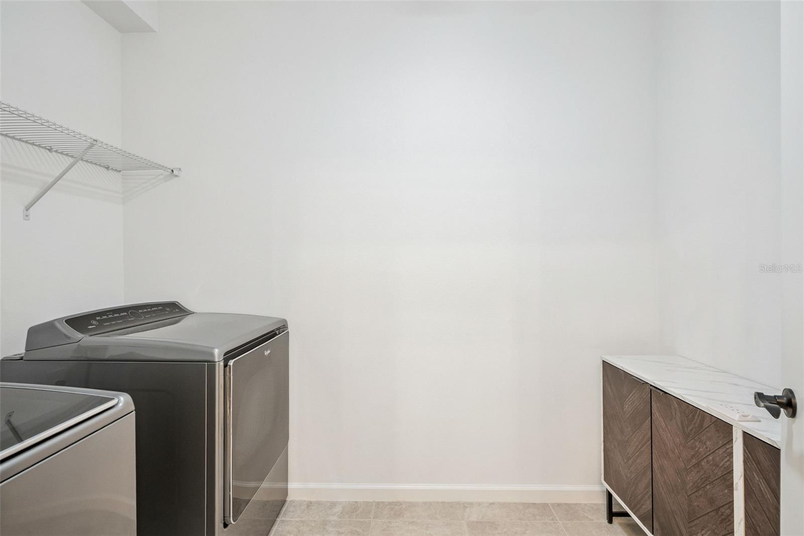 Image 17 of 40 For 887 Asterfield Lane