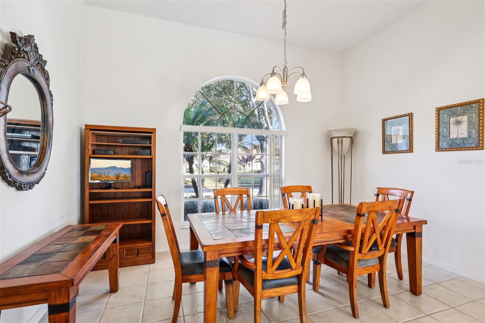 Image 11 of 60 For 332 Burford Circle