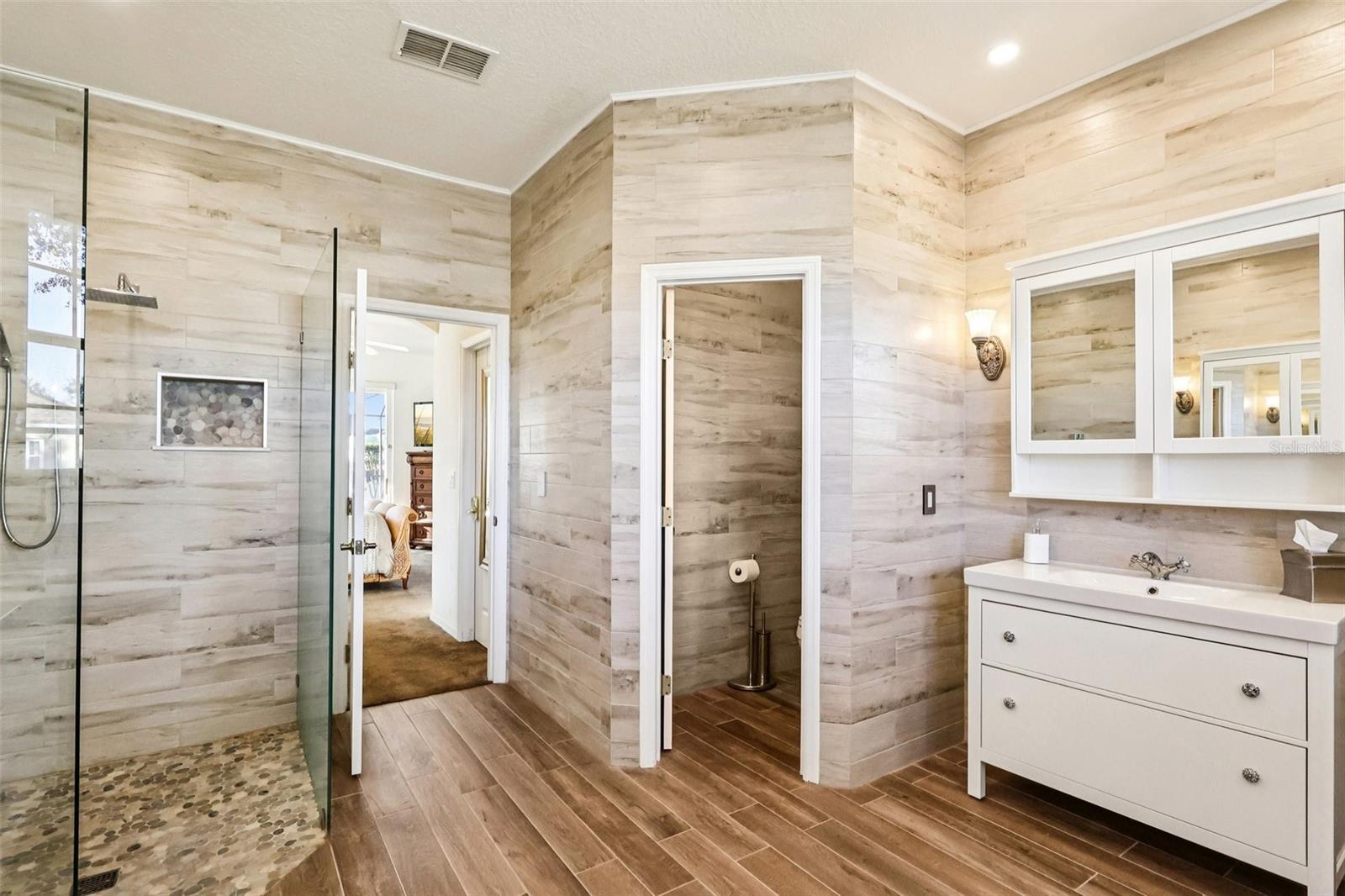 Image 24 of 60 For 332 Burford Circle