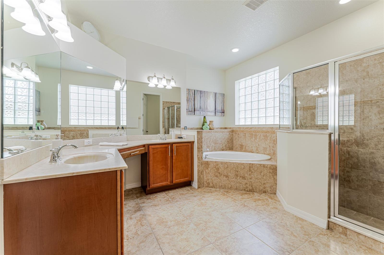 Image 20 of 51 For 1778 Waterside Oaks Drive