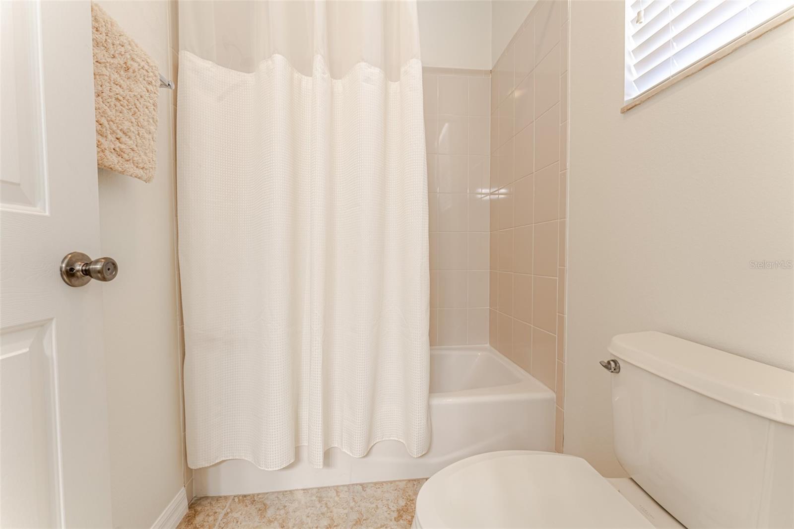 Image 31 of 51 For 1778 Waterside Oaks Drive