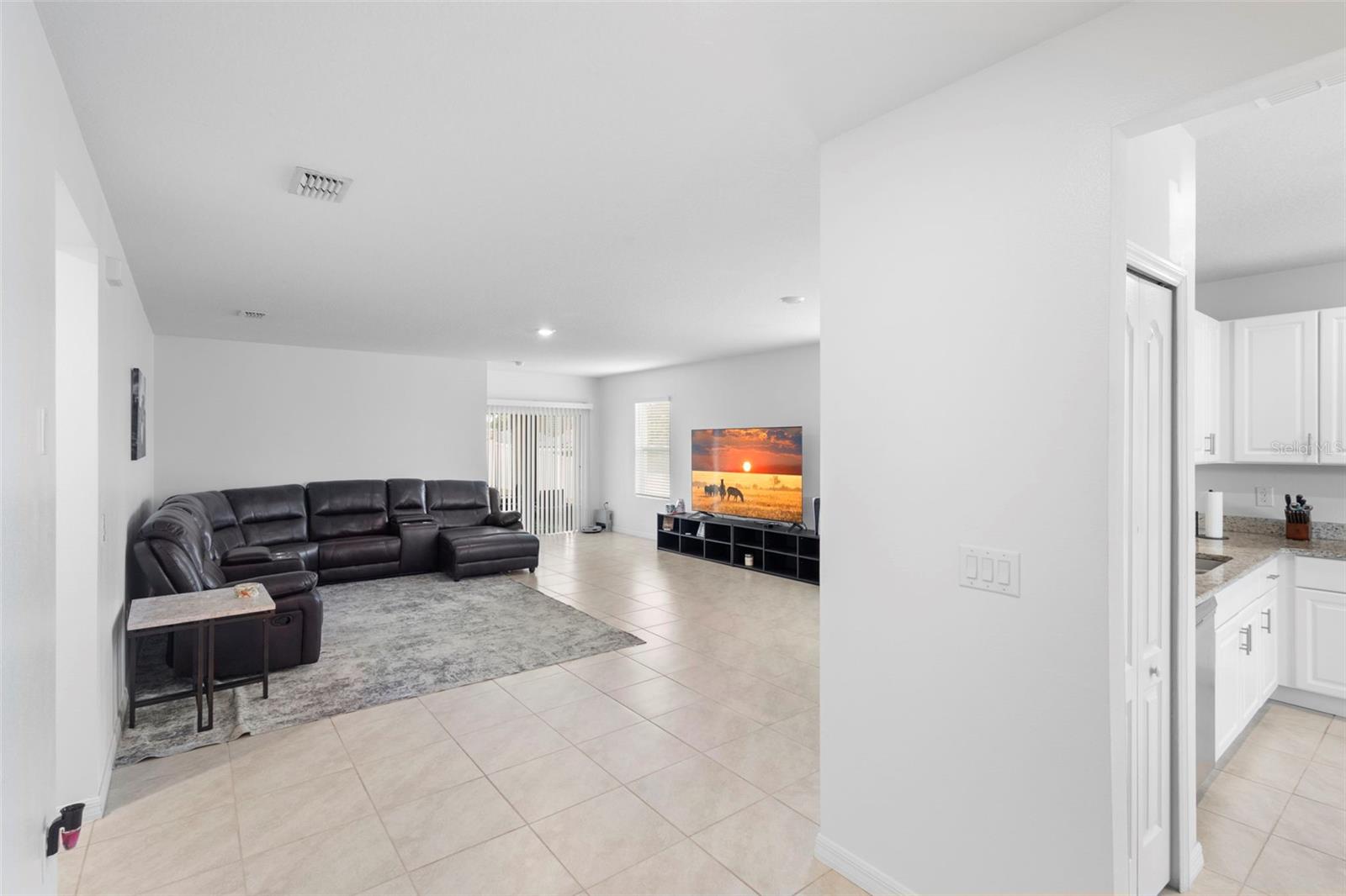 Image 11 of 47 For 859 Guadalupe Drive