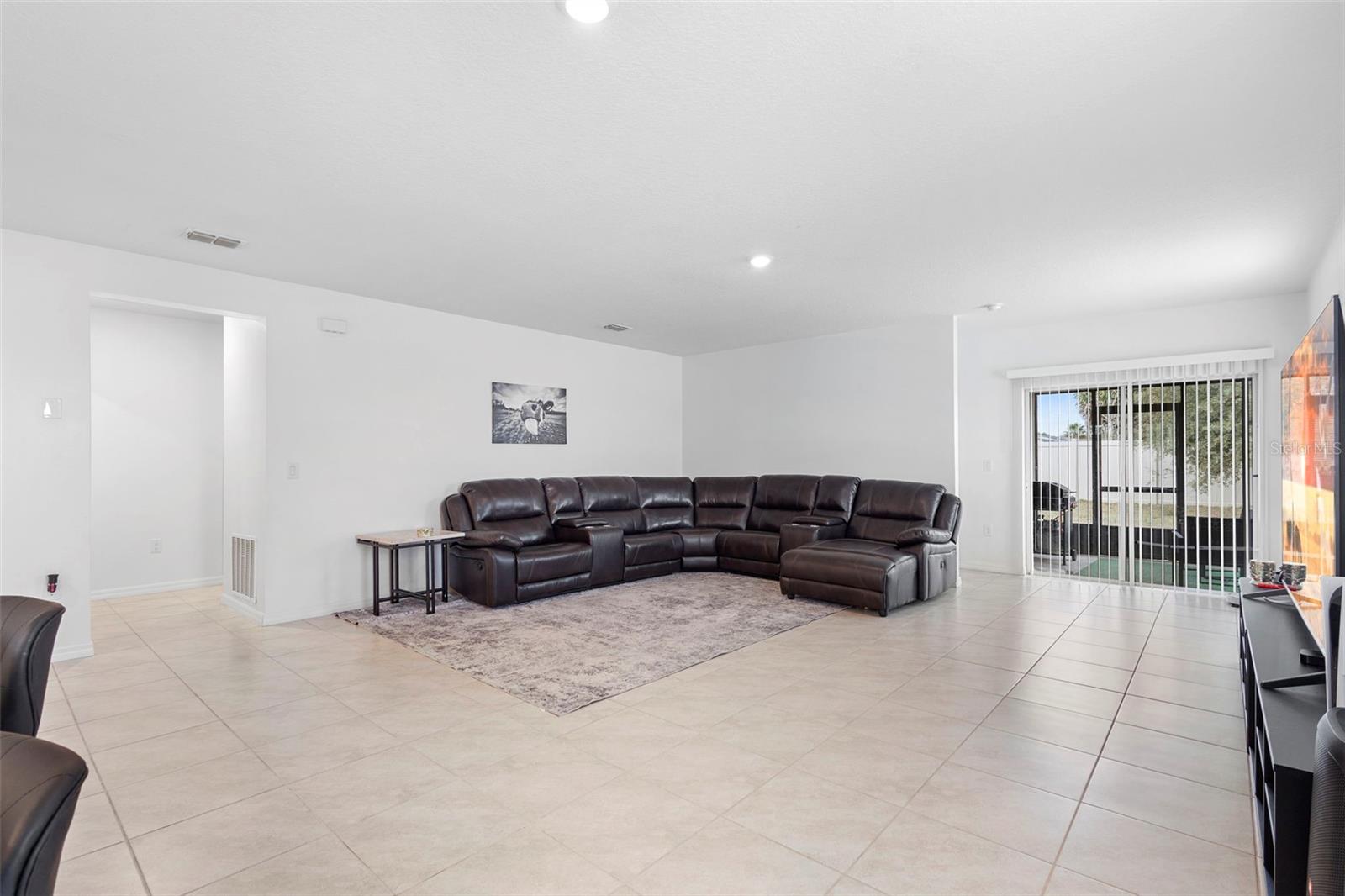 Image 14 of 47 For 859 Guadalupe Drive