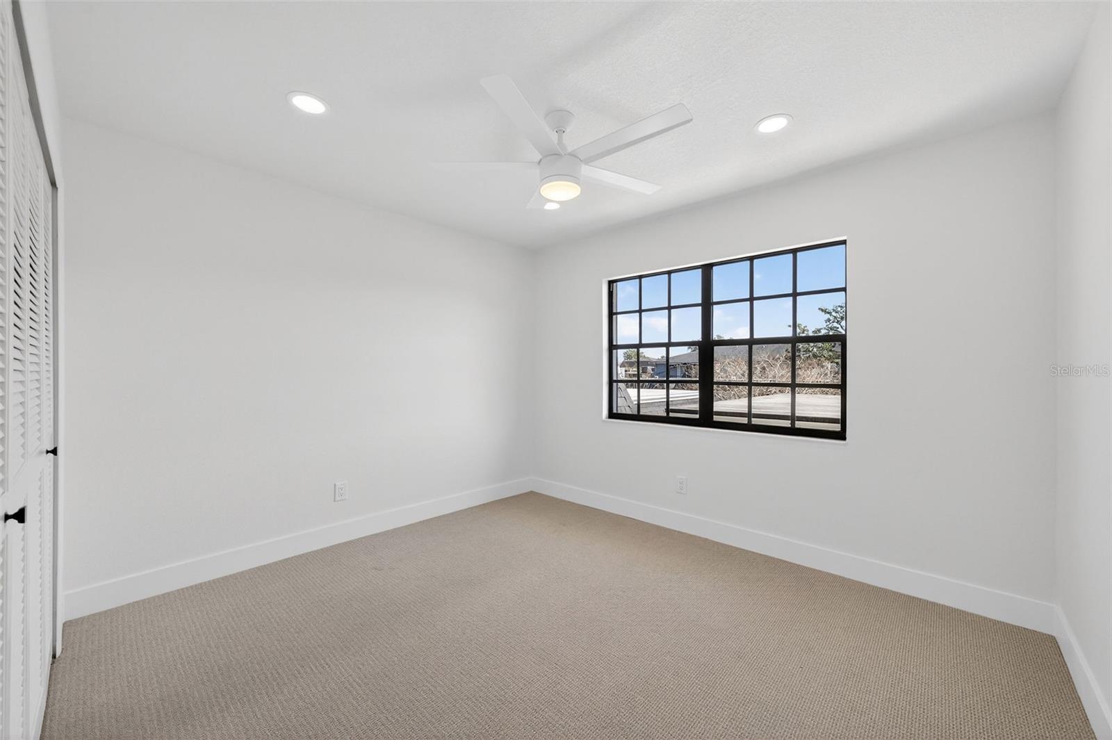 Image 16 of 34 For 908 Hillary Court 15