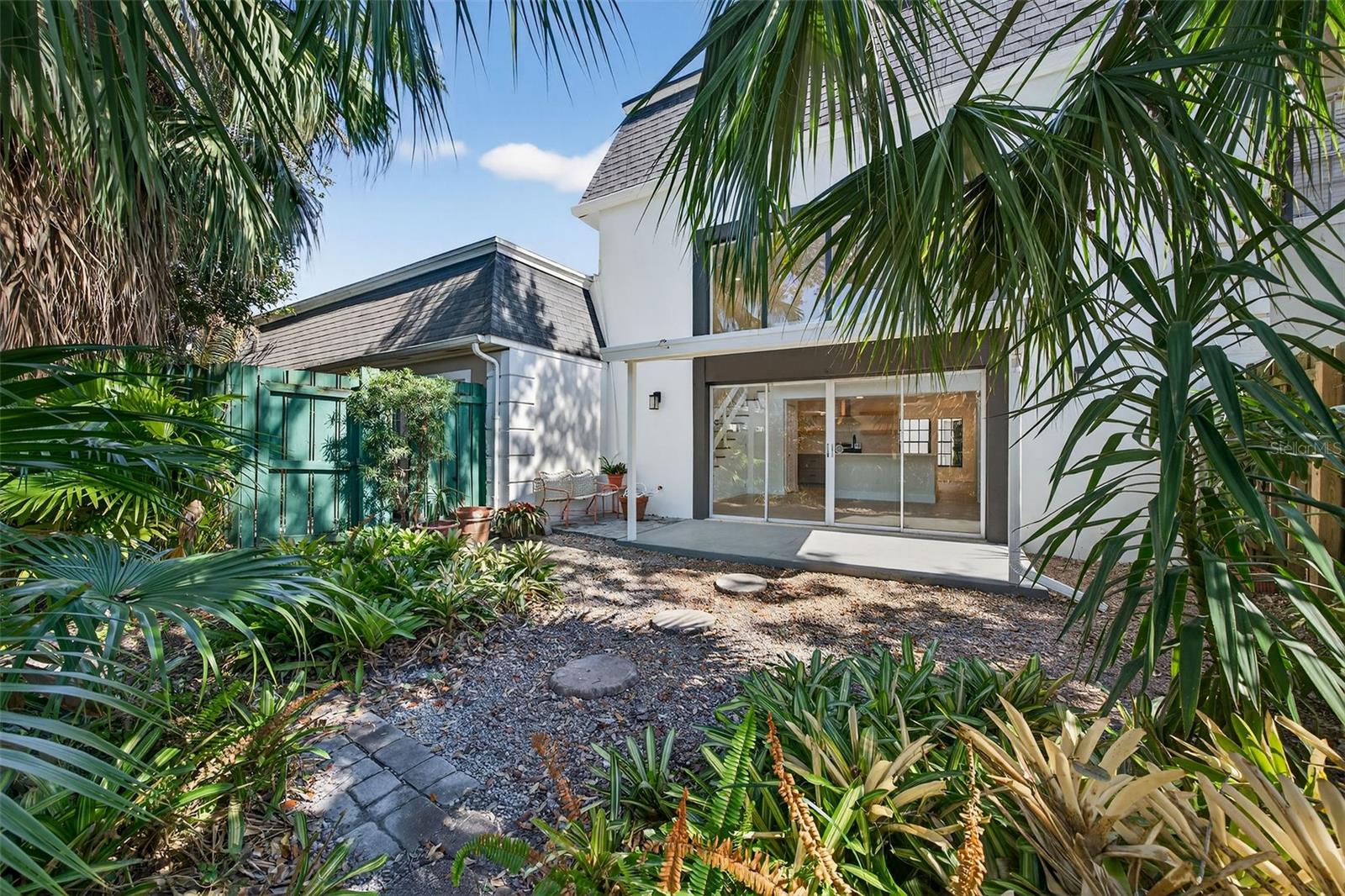 Image 24 of 34 For 908 Hillary Court 15