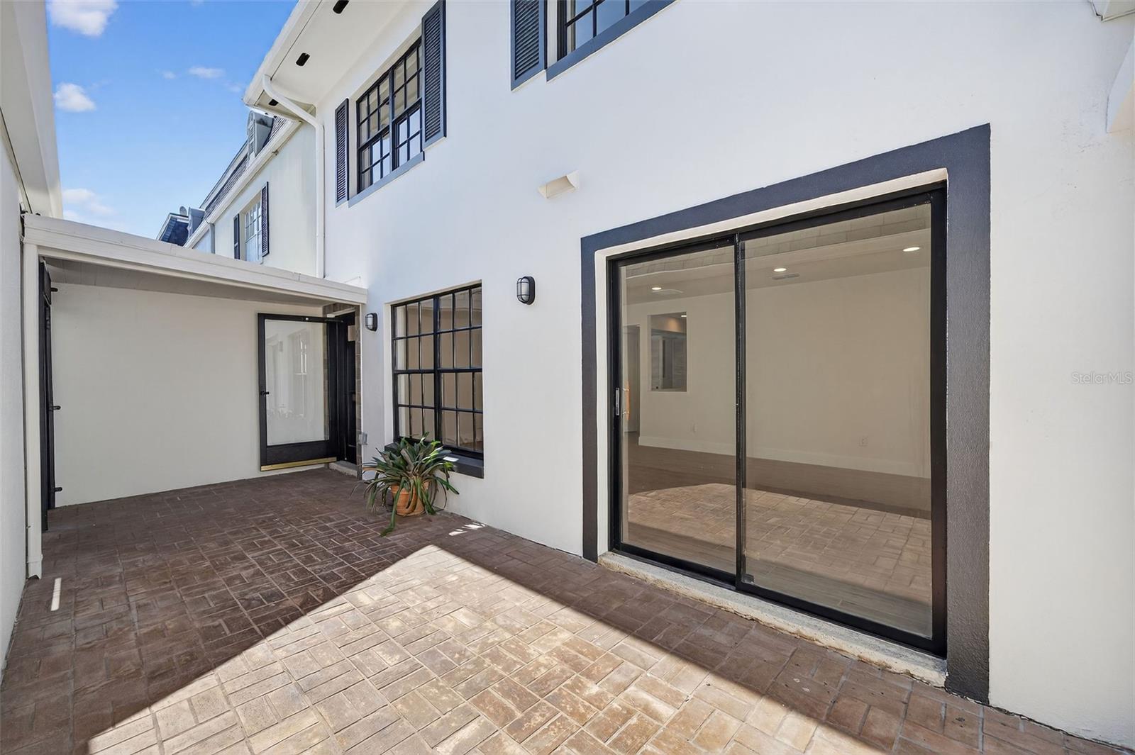 Image 3 of 34 For 908 Hillary Court 15