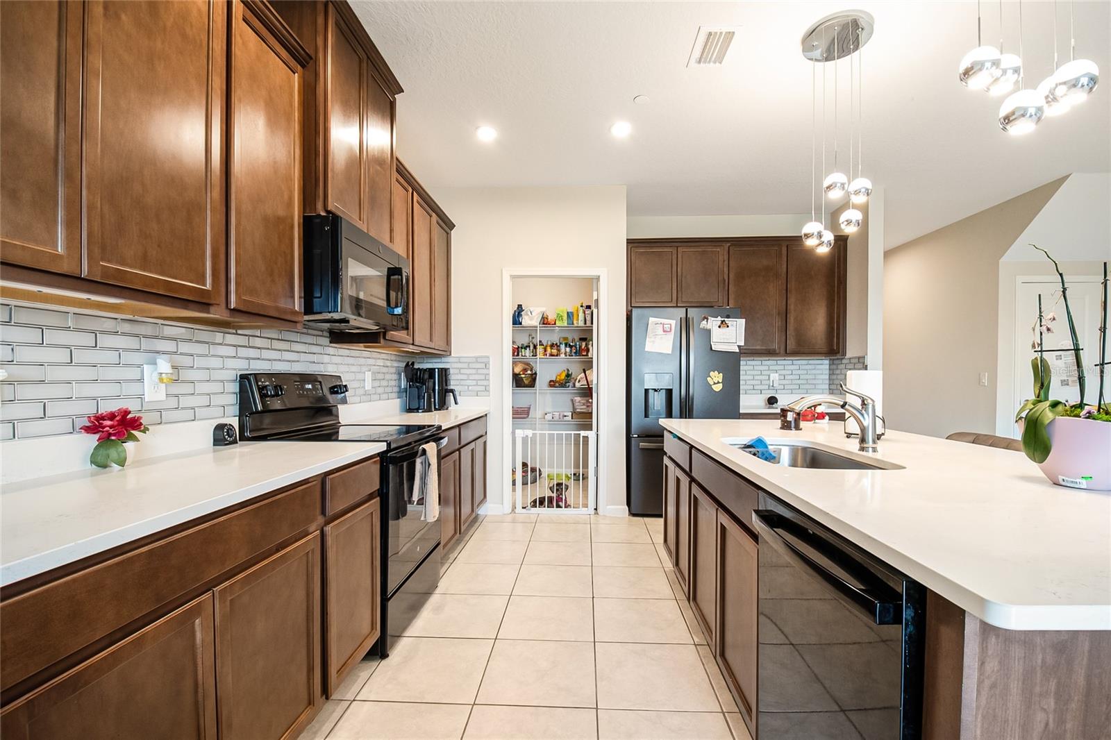 Image 16 of 59 For 1943 Holden Ridge Lane