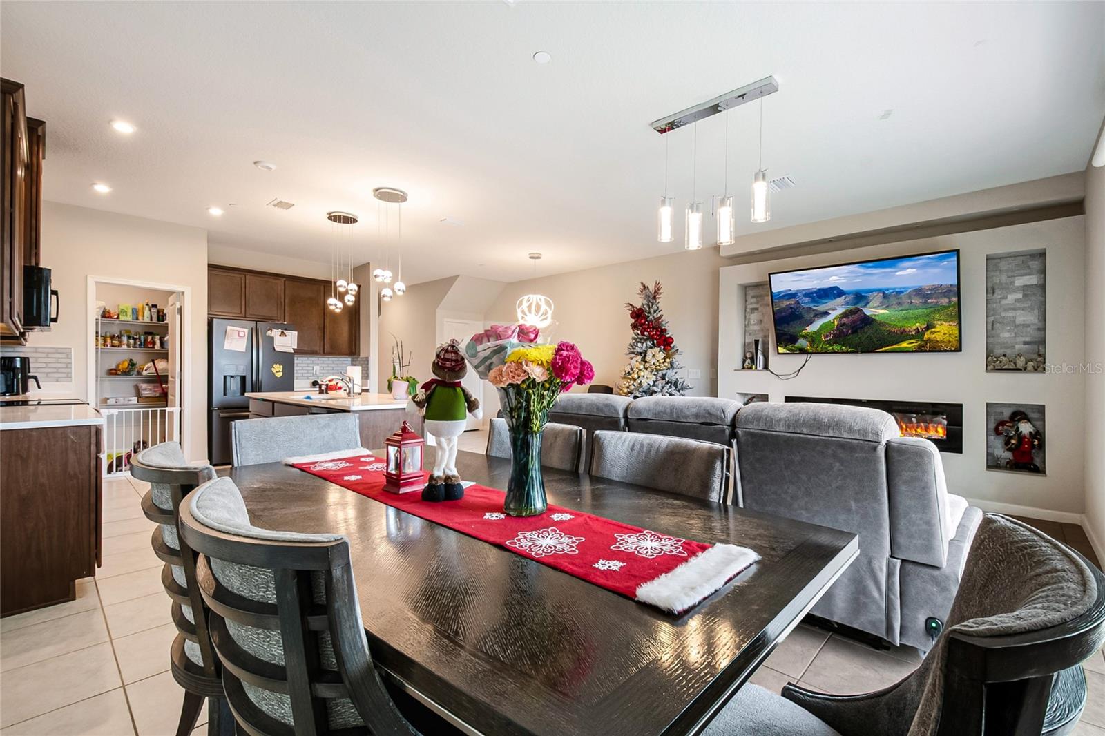 Image 20 of 59 For 1943 Holden Ridge Lane