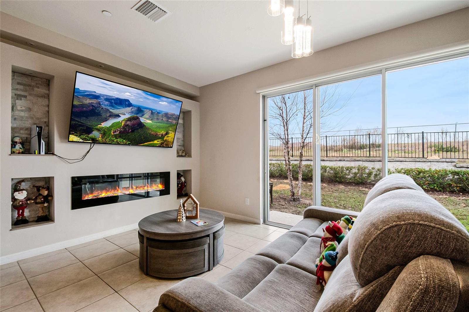 Image 23 of 59 For 1943 Holden Ridge Lane