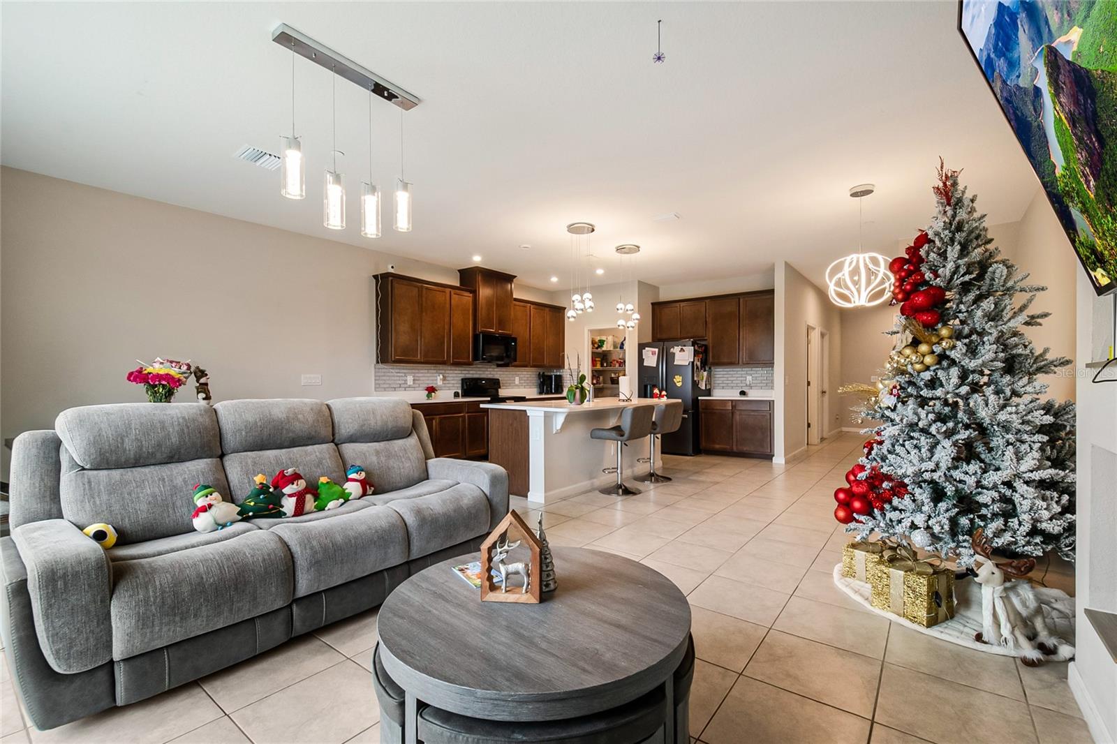 Image 24 of 59 For 1943 Holden Ridge Lane