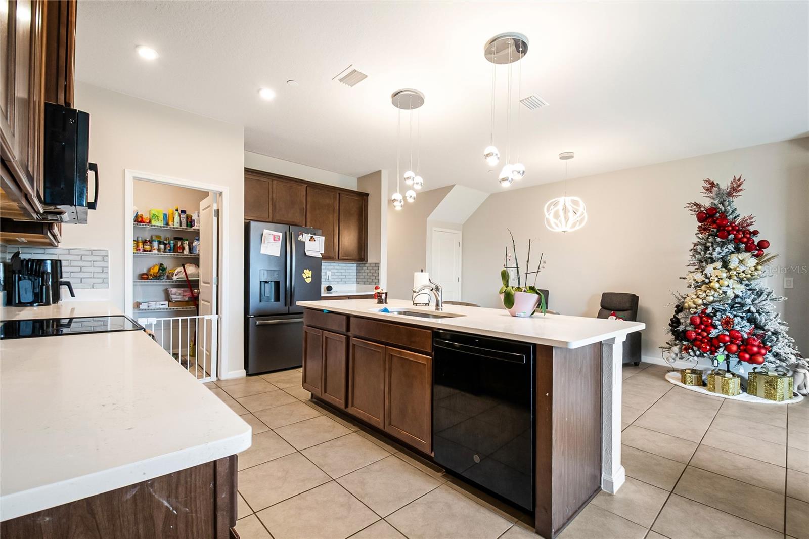 Image 26 of 59 For 1943 Holden Ridge Lane