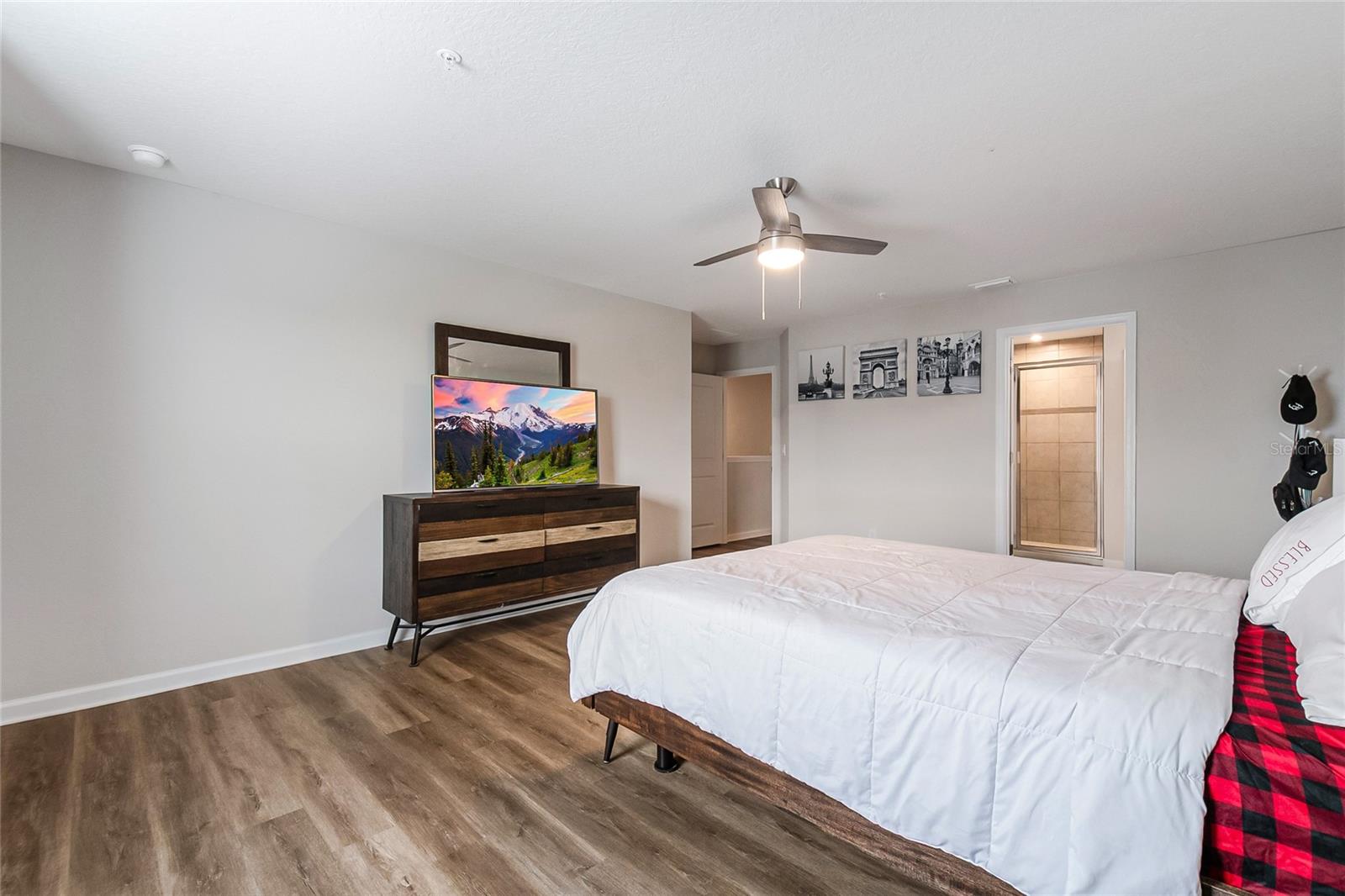 Image 36 of 59 For 1943 Holden Ridge Lane