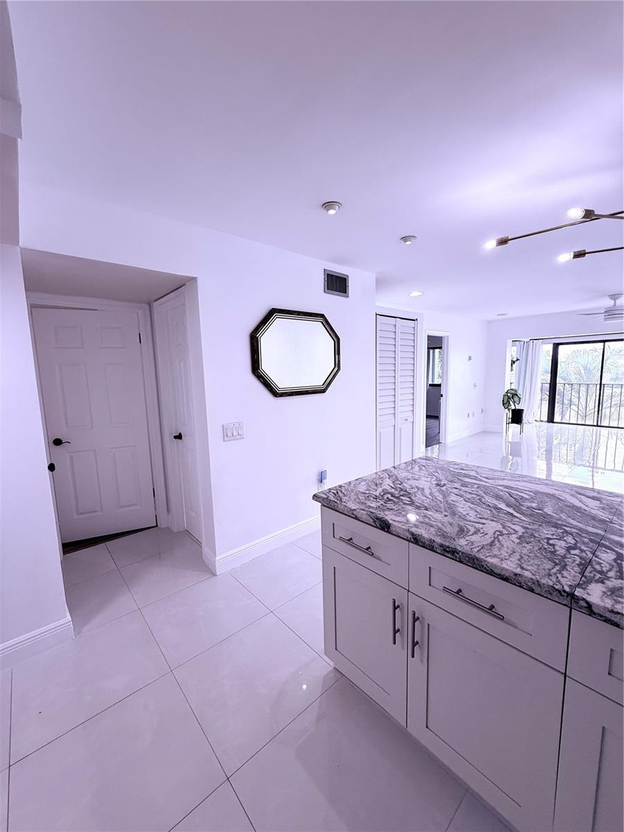 Image 15 of 34 For 4272 Deste Court 308