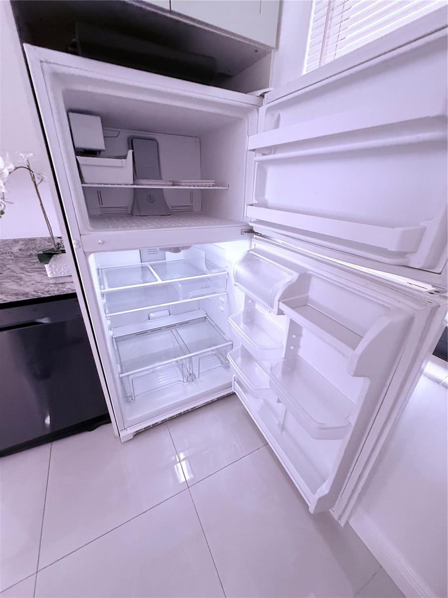 Image 17 of 34 For 4272 Deste Court 308