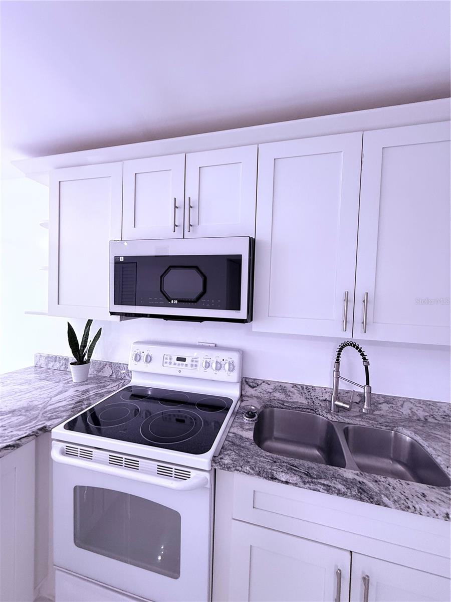 Image 18 of 34 For 4272 Deste Court 308