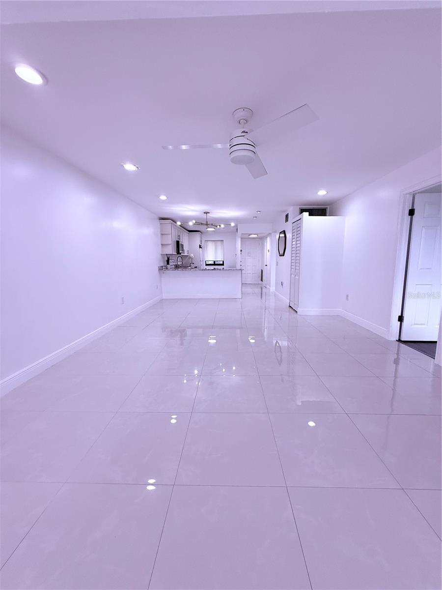 Image 24 of 34 For 4272 Deste Court 308